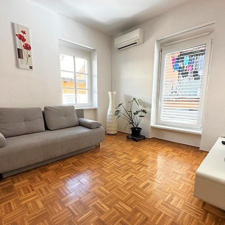 Charming Starry Night Apartment Ljubljana Extérieur photo