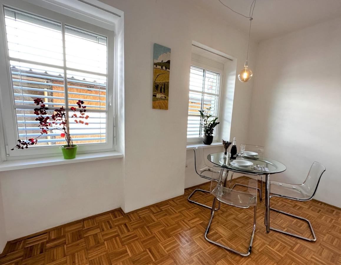 Charming Starry Night Apartment Ljubljana Extérieur photo