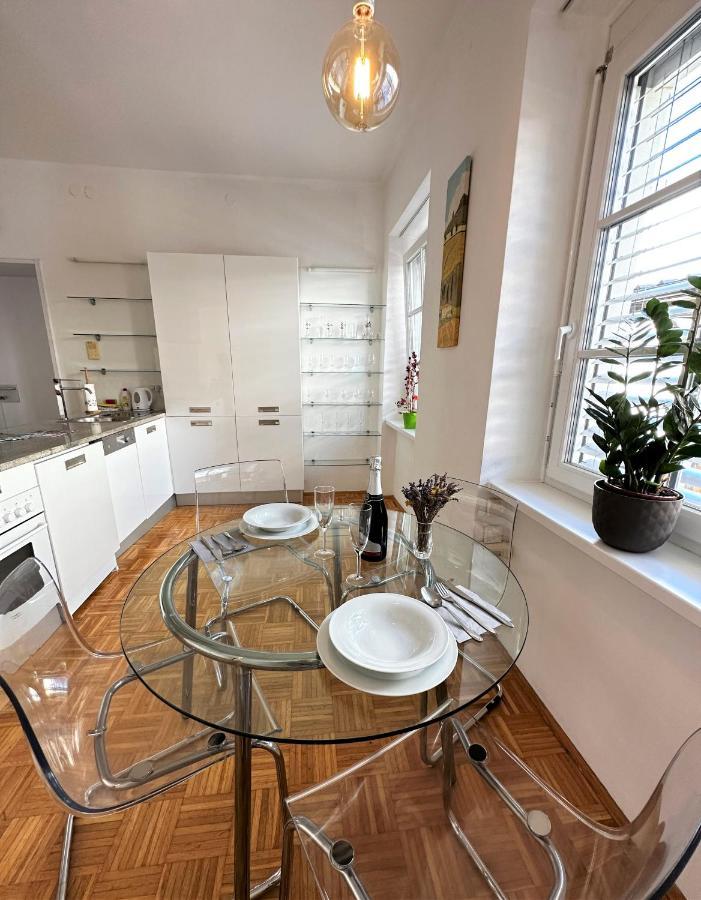 Charming Starry Night Apartment Ljubljana Extérieur photo